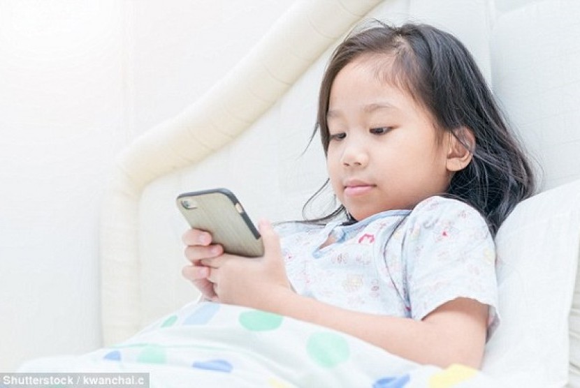 penggunaan-gawai-menjelang-tidur-justru-membuat-anak-tidur-lebih-_161103090333-910